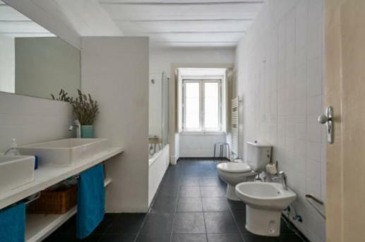 Stunning Apartment Near Chiado Lisboa Eksteriør bilde